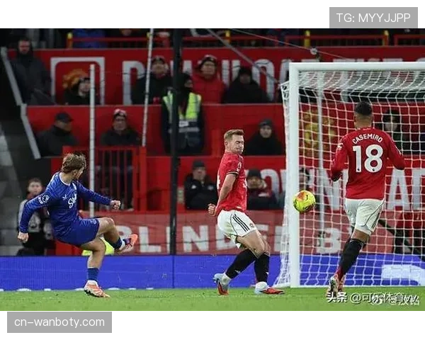 埃弗顿边路防守存在明显漏洞，达洛特频繁插上制造威胁